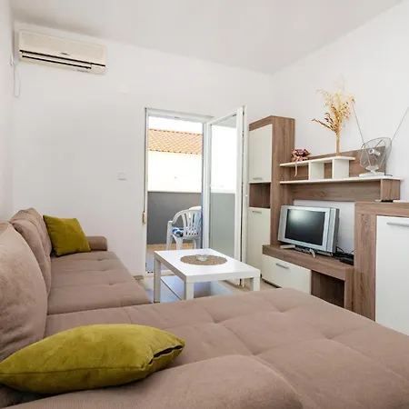 Beautiful Apartment In Gornji Karin * 고르니 카린